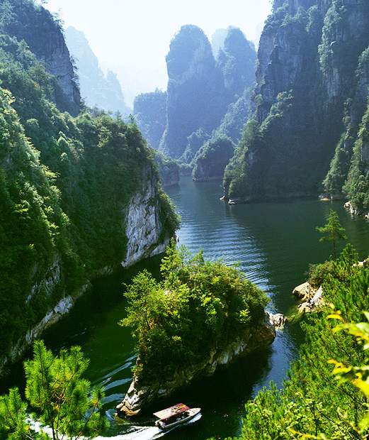 Baofeng Lake landscape