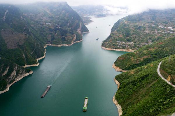 Cruise on the Yangtze River 