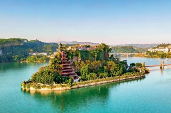 Shibaozhai - One of the Top Attractions on the Yangtze Cruise