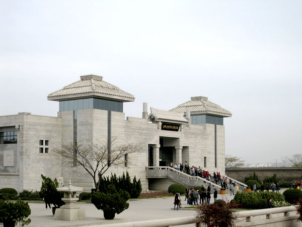 The gate to Mausoleum of First Qin Emperor