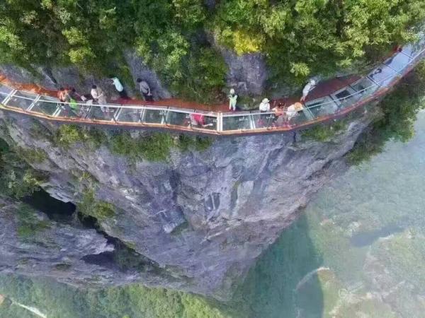 Tianmen Mountain Glass skywalk