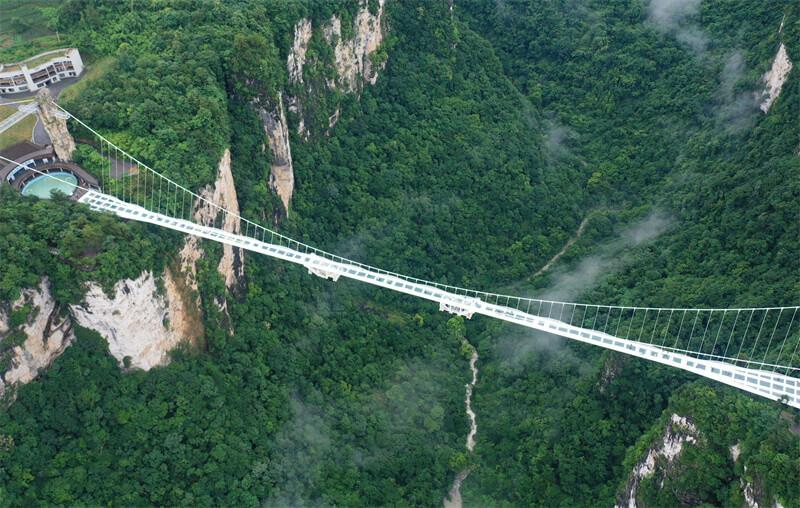 Zhangjiajie Grand Canyon glass bridge